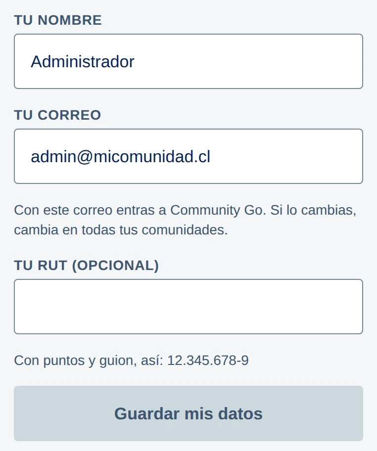 Pantalla Mis datos: Tu nombre, Tu correo, Tu RUT (opcional) y el botón Guardar mis datos.