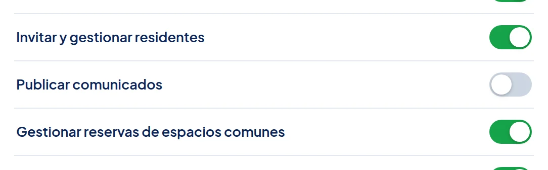Los interruptores de Invitar y gestionar residentes, Publicar comunicados (gris, apagado) y Gestionar reservas de espacios comunes.
