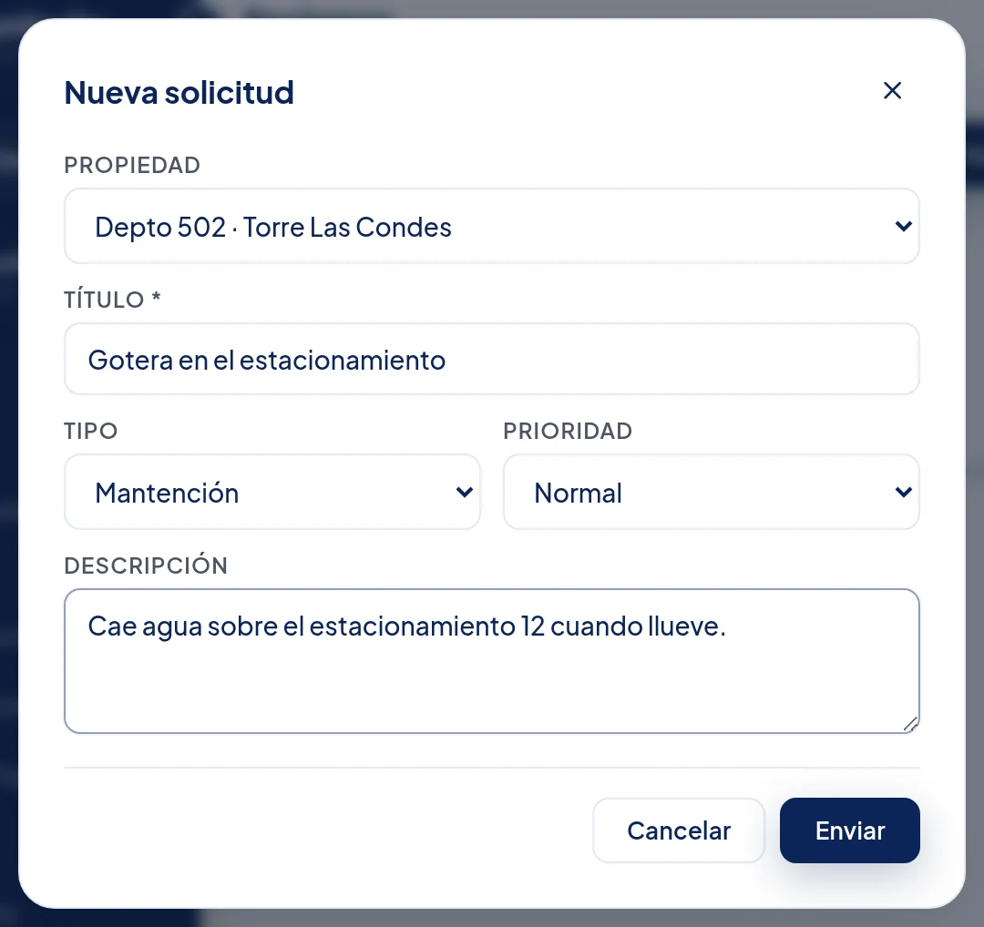 Ventana Nueva solicitud: Propiedad Depto 502 · Torre Las Condes; Título Gotera en el estacionamiento; Tipo Mantención; Prioridad Normal; Descripción; botones Cancelar y Enviar.