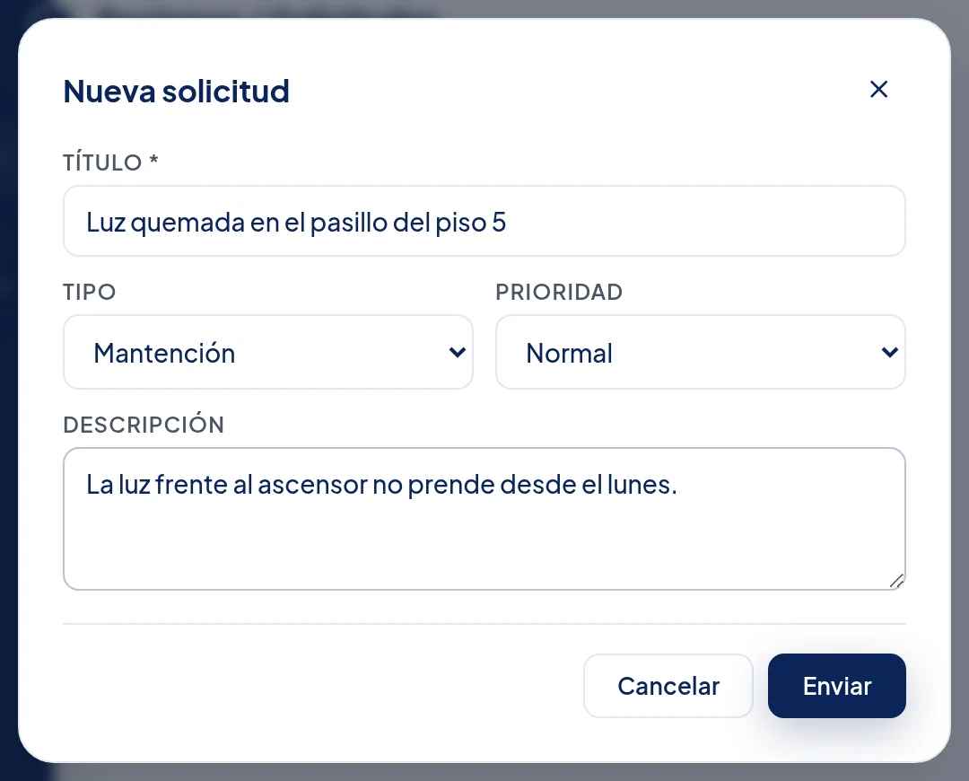 Recuadro Nueva solicitud: Título * con Luz quemada en el pasillo del piso 5; Tipo Mantención; Prioridad Normal; Descripción; botones Cancelar y Enviar.
